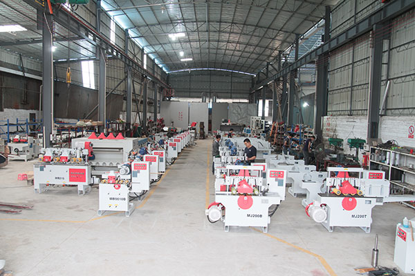 华体会官方网页版_华体会（中国）木工机械有限公司装配车间